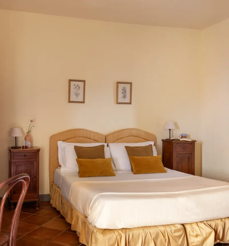 Junior suite with bright bedroom in Barberino Tavarnelle - Villa San Filippo, BZAR hotels in Tuscany